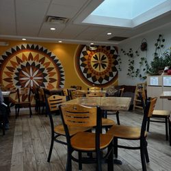 Earth's Harvest Kitchen & Juicery