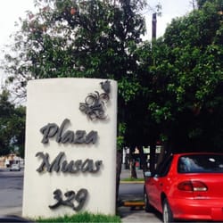 Plaza Musas - Locales bien variados