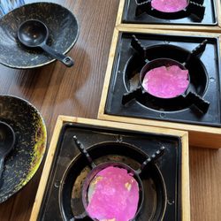 Mr Lu Restaurant - Burners with pink gel (for personal hot pot)