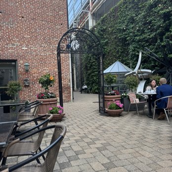 Edera Italian Eatery - Patio from alley way - Desserts Near Me - St Louis, Missouri Edera Italian Eatery - Patio from alley way - Desserts Near Me - St Louis, Missouri