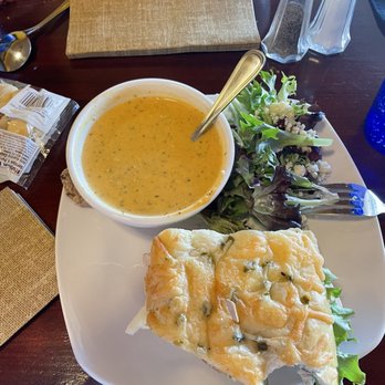 Süp - Broccoli cheddar and turkey pesto sandwich - Sandwiches Near Me - Reno, Nevada