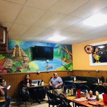 Estrella Hondumex - people sitting at tables in a restaurant - Mexican Near Me - Gatlinburg, Tennessee Estrella Hondumex - people sitting at tables in a restaurant - Mexican Near Me - Gatlinburg, Tennessee