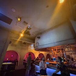 Scum & Villainy Cantina - Ambiance