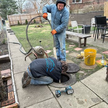 MD Plumbing & Sewer - MD Plumbing rodding out catch basin in backyard. - Plumbing Near Me - Skokie, Illinois MD Plumbing & Sewer - MD Plumbing rodding out catch basin in backyard. - Plumbing Near Me - Skokie, Illinois