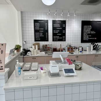 The Scoop - The counter, where you pay. - Ice Cream & Frozen Yogurt Near Me - Potomac, Maryland