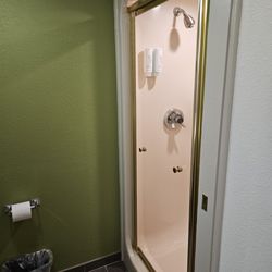 Sleep Inn - Walk-in shower