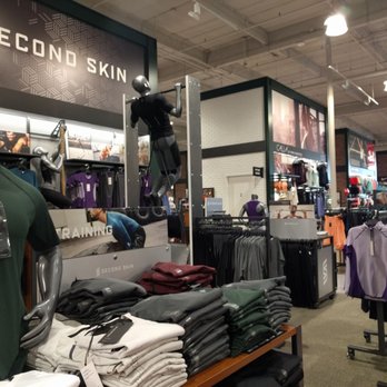 DICK'S Sporting Goods - Sports Wear Near Me - San Diego, California DICK'S Sporting Goods - Sports Wear Near Me - San Diego, California
