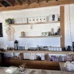 Magpie Coffee Roasters - Bar area