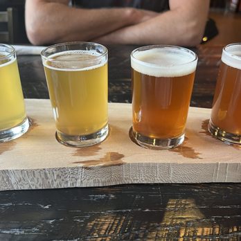 Fork + Ale House - Beer flight - Breweries Near Me - Carmel, Indiana