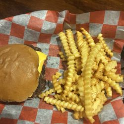 Hannah's Main Street Tavern - Burger and Crinkle Fries