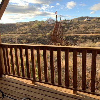 Tombstone Miners Cabins - Balcony overlooking zip line and mineshaft - Vacation Rentals Near Me - Tombstone, Arizona