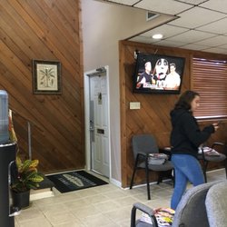 Joshua J Jones, DDS, CAGS - Reception area is downstairs.  The dentist are upstairs after checking in