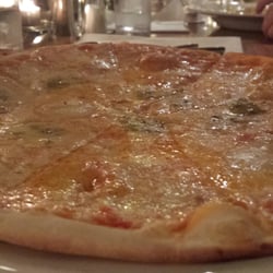 Il Vignardo Restaurant - 4 cheese pizza