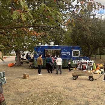 Minnesota Applehouse - North Star donut truck - Fruits & Veggies Near Me - Victoria, Minnesota