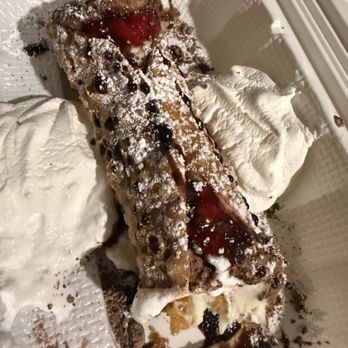 Mangia - Eat on Main - Cannoli ordered to go - Italian Near Me - Salinas, California
