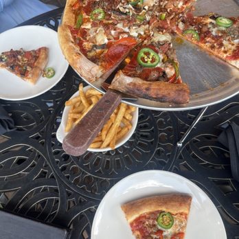 On The Kirb - Meat on the Kirb - Sports Bars Near Me - Houston, Texas