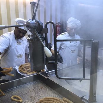Churrería Chocolatería - Churros Near Me - Madrid, M