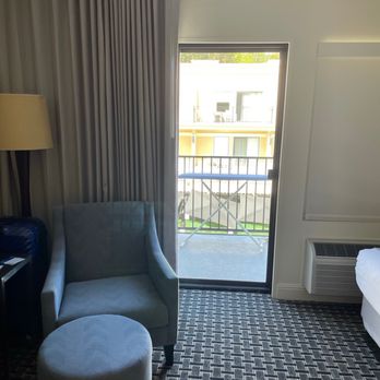 Toll House Hotel Los Gatos, Tapestry Collection by Hilton - The balcony - Hotels Near Me - Los Gatos, California