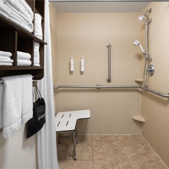 Hampton Inn Gettysburg - Guest room bath - Hotels Near Me - Gettysburg, Pennsylvania Hampton Inn Gettysburg - Guest room bath - Hotels Near Me - Gettysburg, Pennsylvania