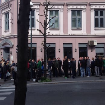 Cafekontoret - Long queue on May 3rd - Burgers Near Me - Oslo, 03 Cafekontoret - Long queue on May 3rd - Burgers Near Me - Oslo, 03