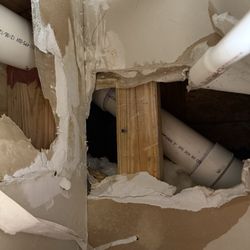 Le Rivage Luxury Apartments - Bossier City - Sewer line that flooded the apartment twice