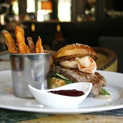 Regina - REGINA Surf & Turf Burger