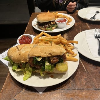 Variable Cafe - Sunset Strip Burger Saint Louis No. 2 Po Boy - Vegan Near Me - Los Angeles, California