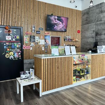 Moksha Cannabis - Cannabis Dispensaries Near Me - Toronto, Ontario Moksha Cannabis - Cannabis Dispensaries Near Me - Toronto, Ontario