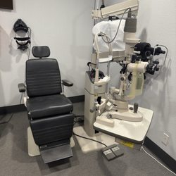 Eye Associates of San Diego & Acuity Eye Group - La Mesa - Exam room