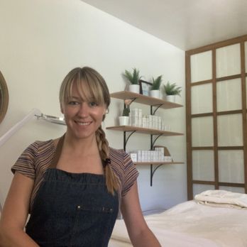 Juniper Lane Skin Studio - Allison Willett Owner/Esthetician at Juniper Lane Skin - Skin Care Near Me - Ojai, California Juniper Lane Skin Studio - Allison Willett Owner/Esthetician at Juniper Lane Skin - Skin Care Near Me - Ojai, California