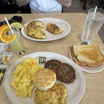The Toasted Yolk Cafe - 2 egg deluxe and the double decker omelette - Breakfast & Brunch Near Me - Jacksonville, Florida