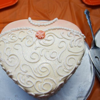 Dortoni Bakery - Bride -- Vanilla Cake w/ canoli ricotta filling - Bakeries Near Me - Levittown, New York