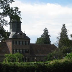 Schloß Wolfsgarten