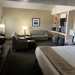 Dinosaur Inn & Suites