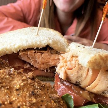 Café Eclectic - Salmon BLT with Fried Green Tomatoes - Breakfast & Brunch Near Me - Memphis, Tennessee