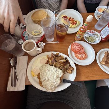 Lenny's Restaurant - Chicken, fried steak, potatoes with onion, eggs over easy, side of sliced tomatoes as part of the hearty breakfast - Breakfast & Brunch Near Me - Clearwater, Florida