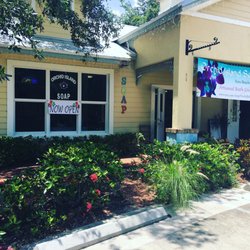Orchid Island Soap - Handmade soaps, lotions, and more. Sign up for hands-on soap making classes. Summer Specials!