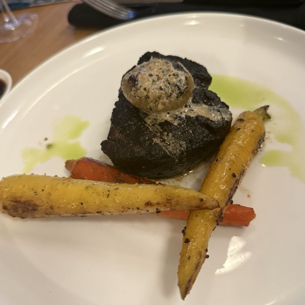 Bosc Modern Bar + Kitchen - Filet which was cooked perfectly and had great flavor - New American Near Me - Tampa, Florida