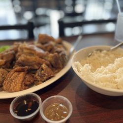 Crispy pork (hock) chopped order. It comes with a large bowl of rice. Enough for 2-3 people.