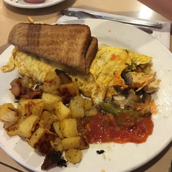 Amanda's Kitchen - Chicken fajita omelet! - Diners Near Me - Pawtucket, Rhode Island Amanda's Kitchen - Chicken fajita omelet! - Diners Near Me - Pawtucket, Rhode Island