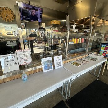 Earle's On Crenshaw - Hot Dogs Near Me - Los Angeles, California