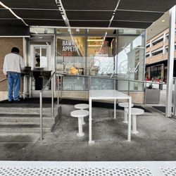 Pretty Bird Hot Chicken - Downtown - Outdoor seating only