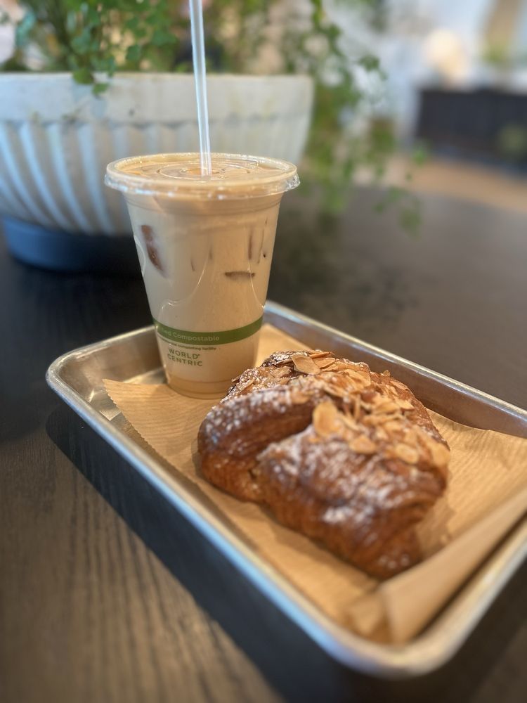 Social spots from Happy Monday