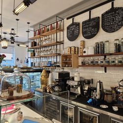 Güllüoglu Cafe