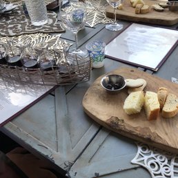 Wine tasting boat and pairings