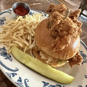 Poogan's Porch - Fried chicken sandwich - Southern Near Me - Charleston, South Carolina Poogan's Porch - Fried chicken sandwich - Southern Near Me - Charleston, South Carolina