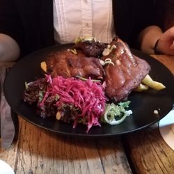 K Restaurant - Spare Ribs mit Pommes