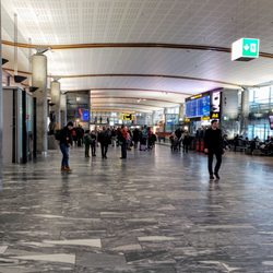 Oslo Lufthavn - Corridor at OSL
