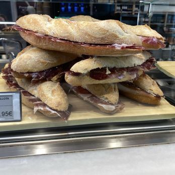 Sibarium Delicatessen - Baguette sandwiches - Delicatessen Near Me - Barcelona, B