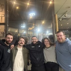 Bistro 174 - Group of pals